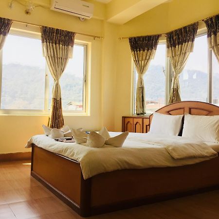 Hotel Milarepa Pvt Ltd Pokhara Eksteriør bilde