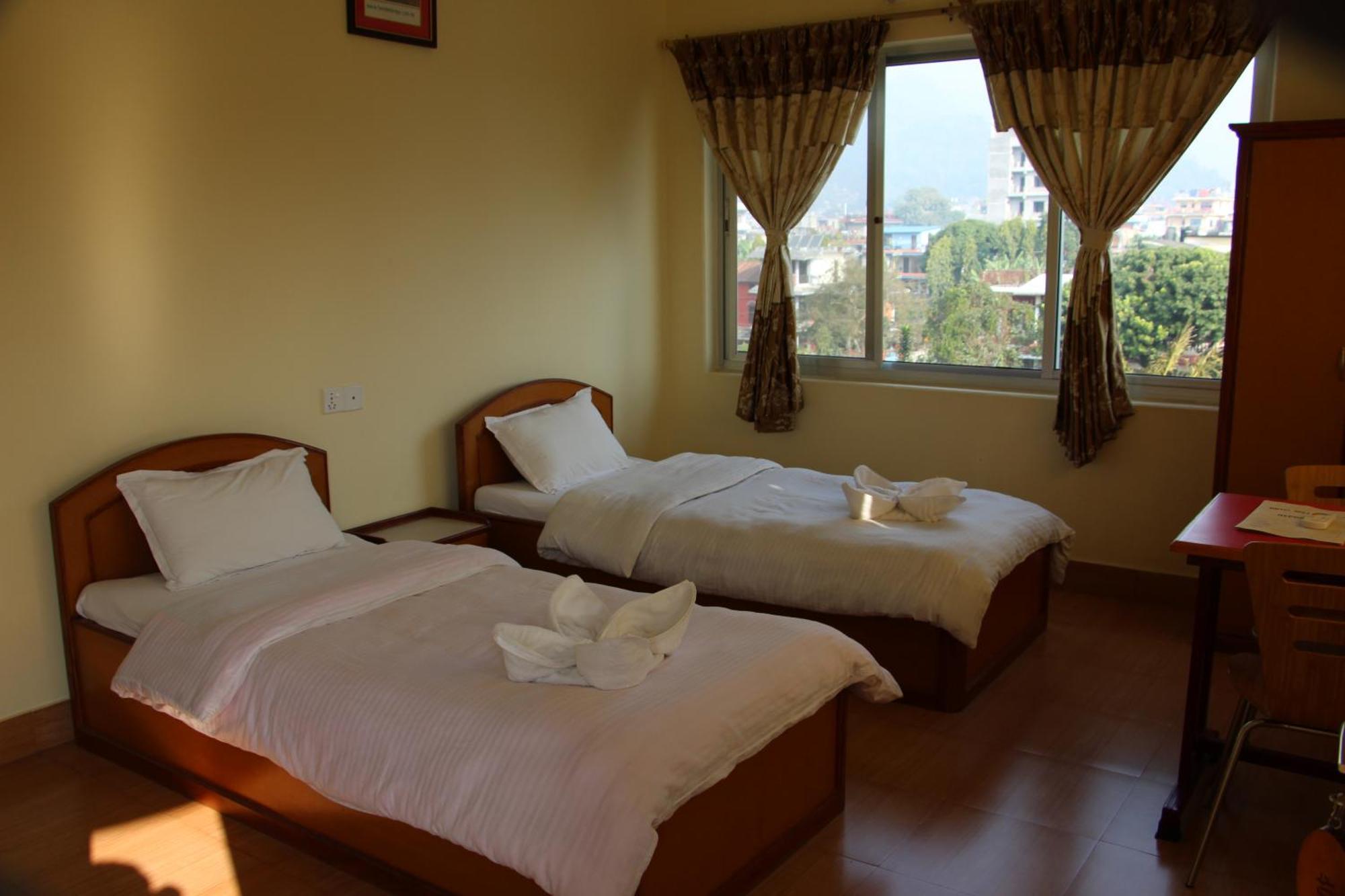 Hotel Milarepa Pvt Ltd Pokhara Rom bilde