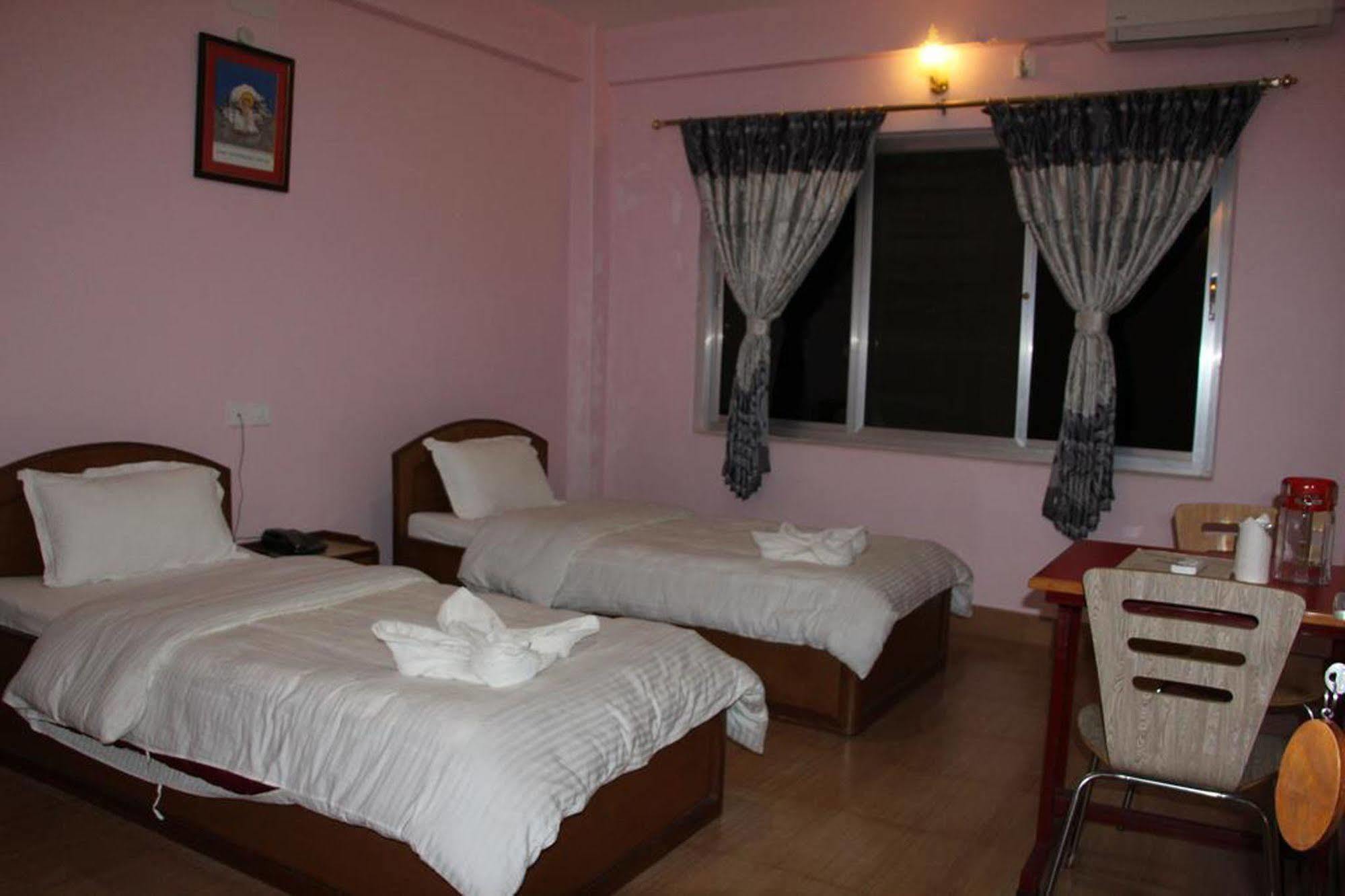 Hotel Milarepa Pvt Ltd Pokhara Eksteriør bilde